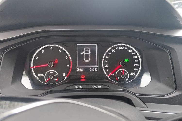Volkswagen Polo 2022 car image #12