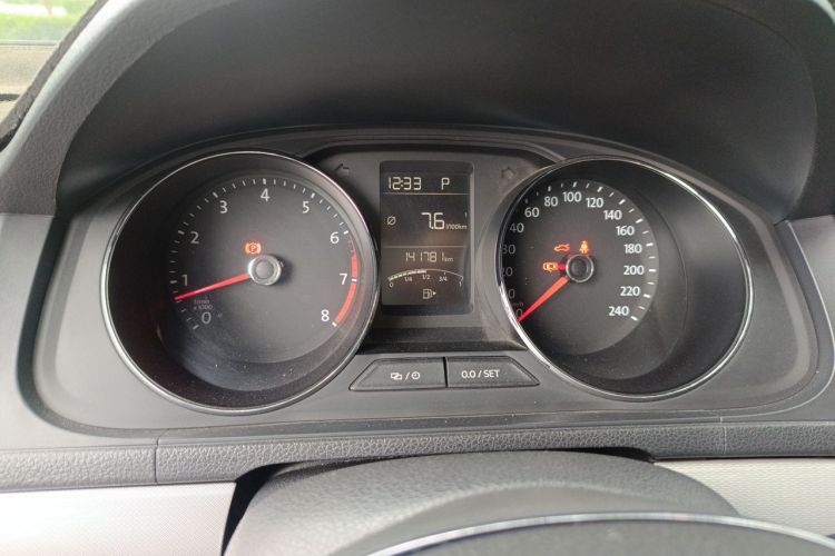 Volkswagen Lavida 2015 car image #12