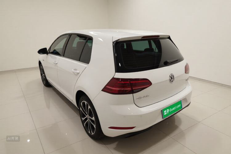 Volkswagen Golf 2018 car image #5