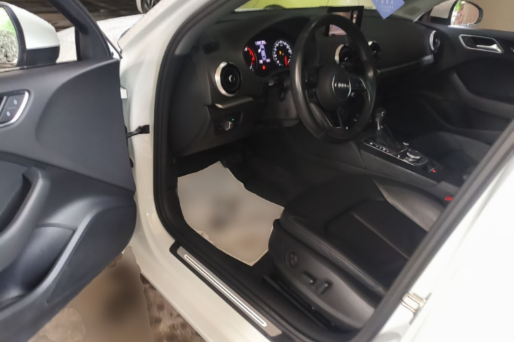 Audi A3 2019 #16 Audi A3 2019 صورة سيارة #16