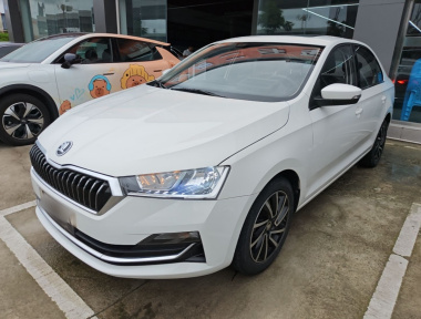 Skoda Rapid 2021 immagine di auto 