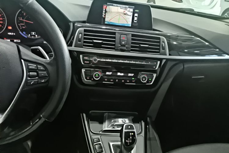 BMW 3 Series 2017 #13 BMW 3 Series 2017 car image #13
