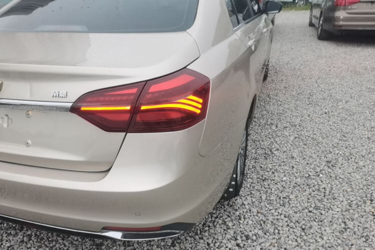 GEELY Emgrand 2019 #8 GEELY Emgrand 2019 car image #8
