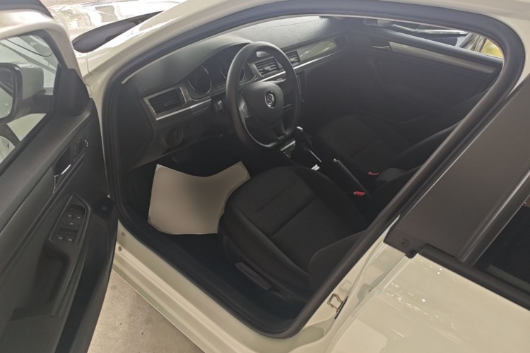 Volkswagen Bora 2021 car image #16