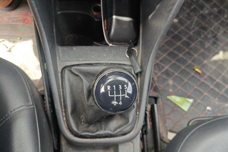 Volkswagen Santana 2015 car image #14
