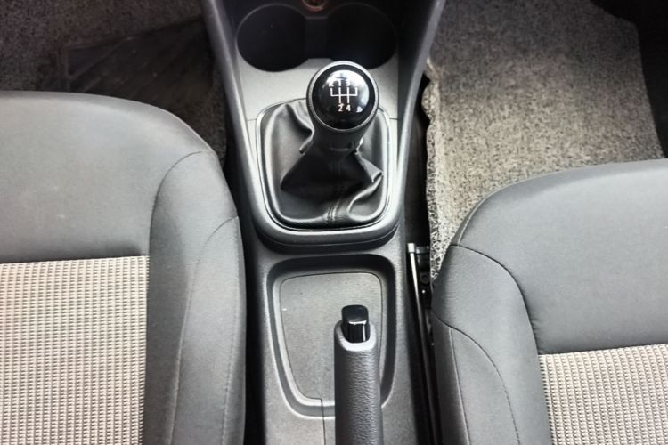 Volkswagen Polo 2015 #14 Volkswagen Polo 2015 car image #14
