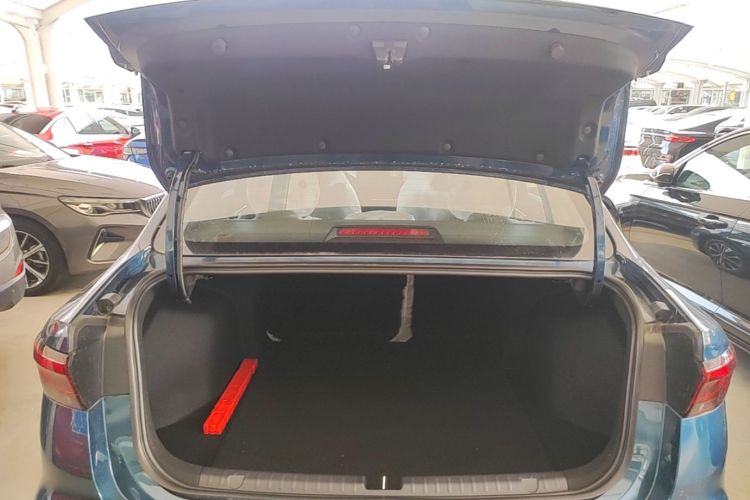 GEELY Emgrand 2026 car image #19