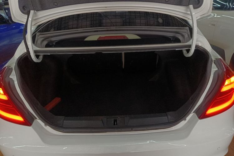 GEELY Emgrand 2017 car image #21
