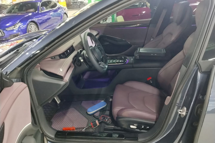 MI SU7 2025 car image #15