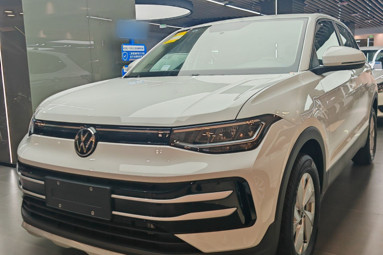 Volkswagen Tharu 2026 car image #2