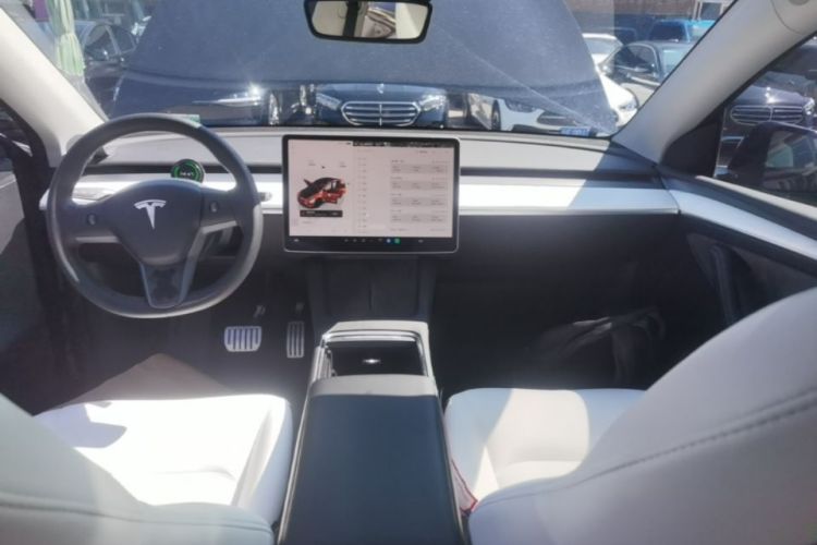 Tesla Model Y 2022 #13 Tesla Model Y 2022 car image #13