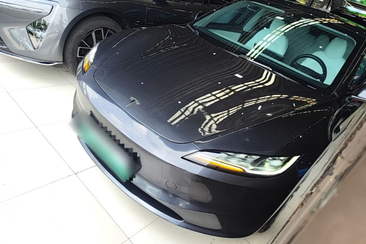 Tesla Model 3 2024 car image #2