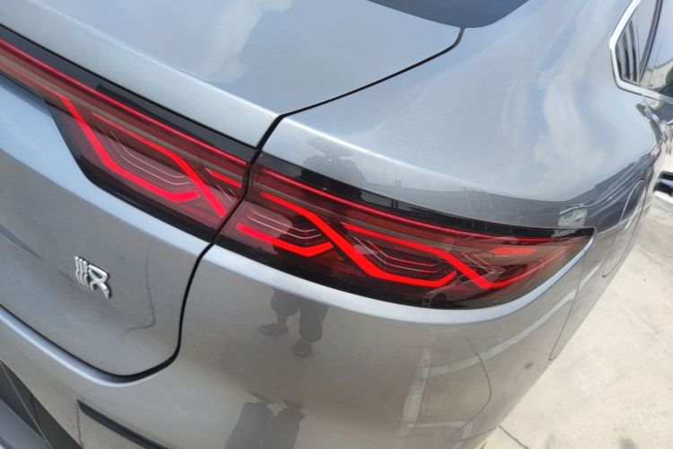 BYD Han 2023 car image #8