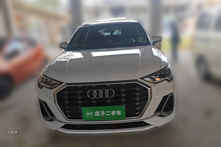 Audi Q3 2021 car image #3