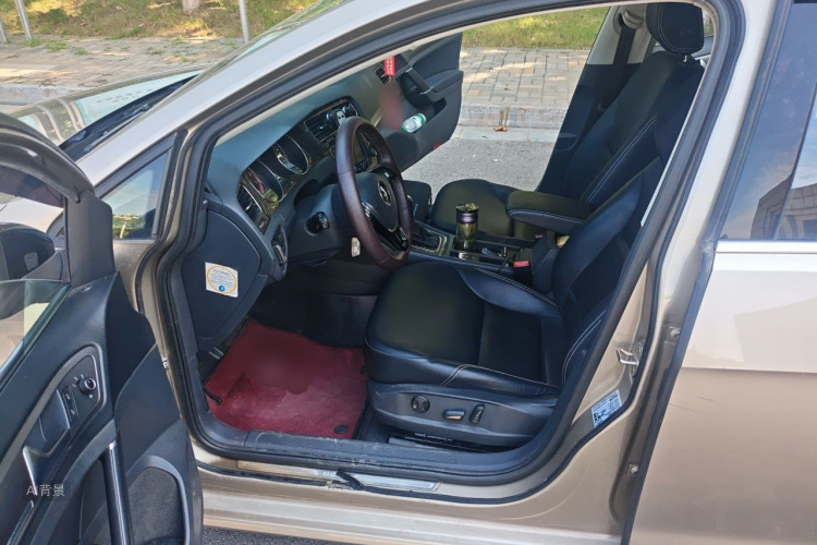 Volkswagen Golf 2017 car image #18