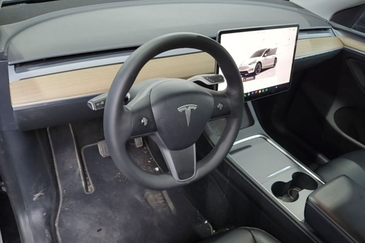 Tesla Model Y 2022 #10 Tesla Model Y 2022 car image #10