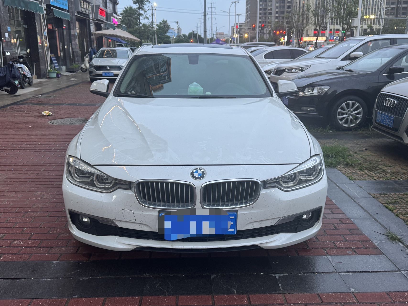 BMW 3 Series 2019 car image #2