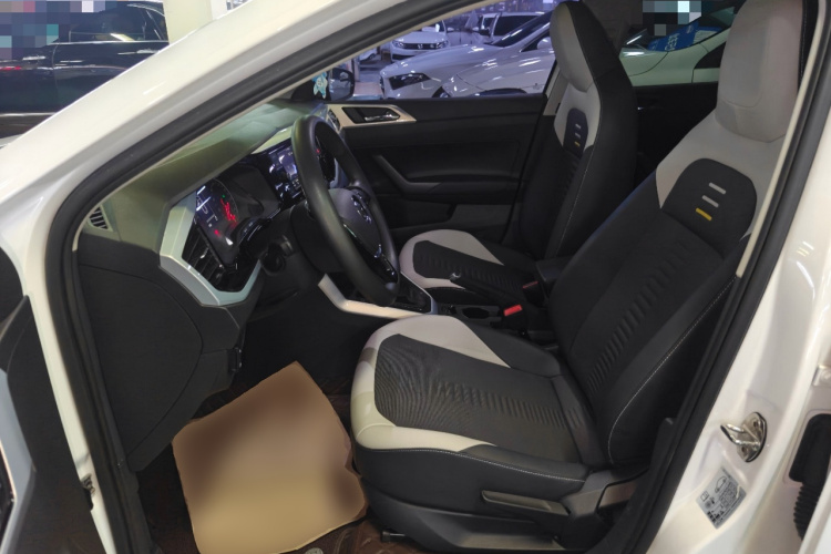 Volkswagen Polo 2021 car image #15