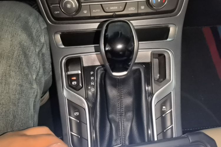 GEELY Emgrand 2018 immagine di auto #14