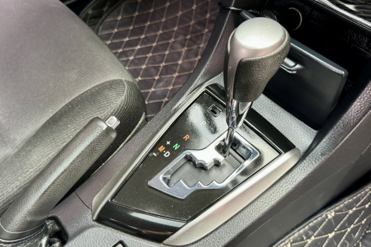 Toyota Corolla 2016 immagine di auto #28