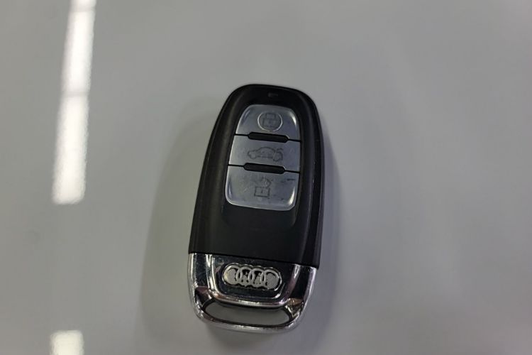 Audi A3 2018 car image #9