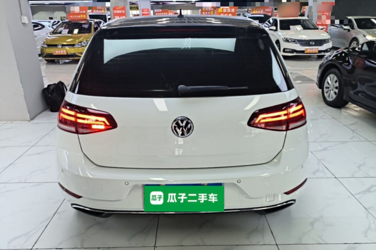 Volkswagen Golf 2020 car image #6