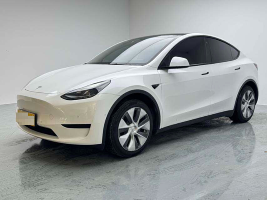 Tesla Model Y 2022 car image #2