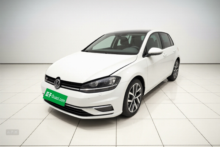 Volkswagen Golf 2020 car image #2