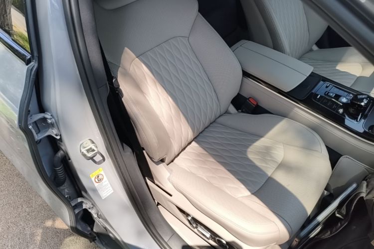 BYD Han 2024 car image #24