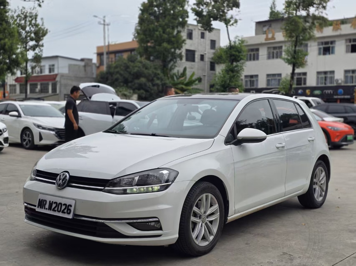 Volkswagen Golf 2018 صورة سيارة 