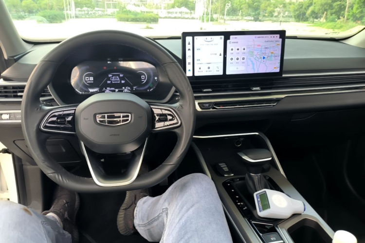 GEELY Emgrand 2024 car image #10