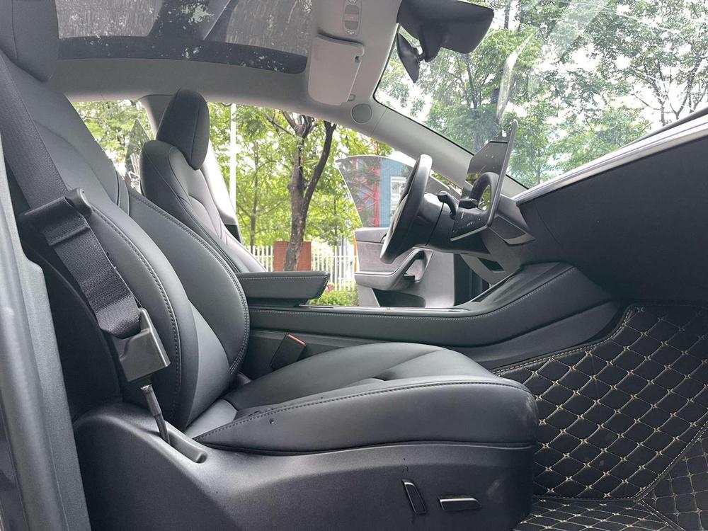 Tesla Model Y 2024 car image #13