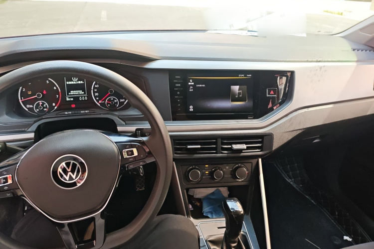 Volkswagen Polo 2022 صورة سيارة #10