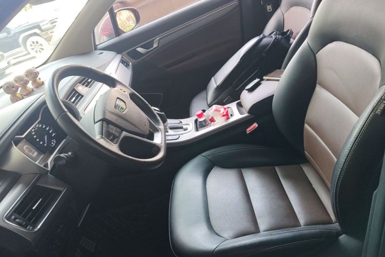 GEELY Emgrand GS 2018 car image #15