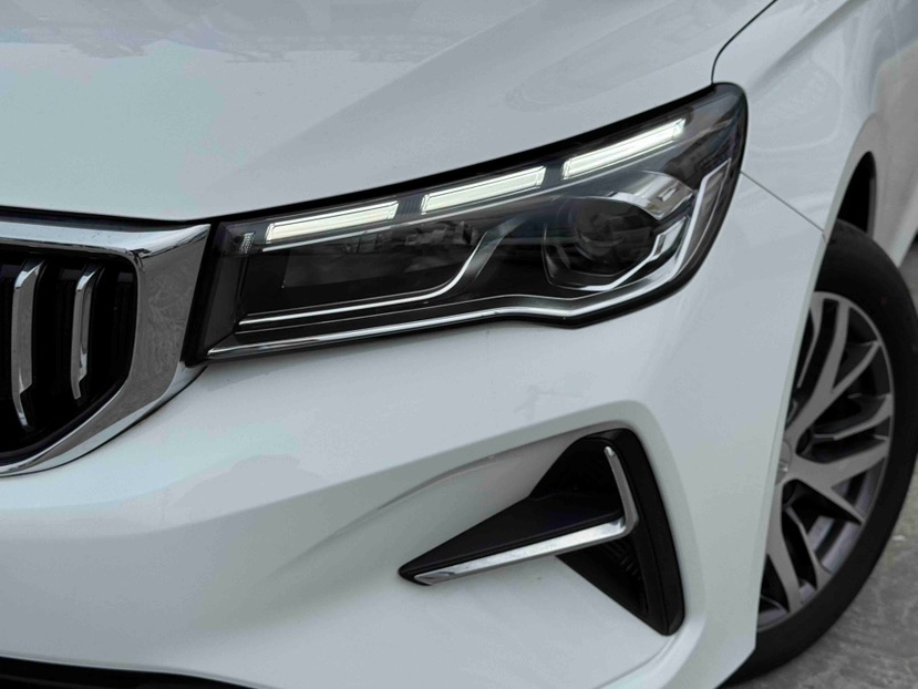 GEELY Emgrand 2025 immagine di auto #2