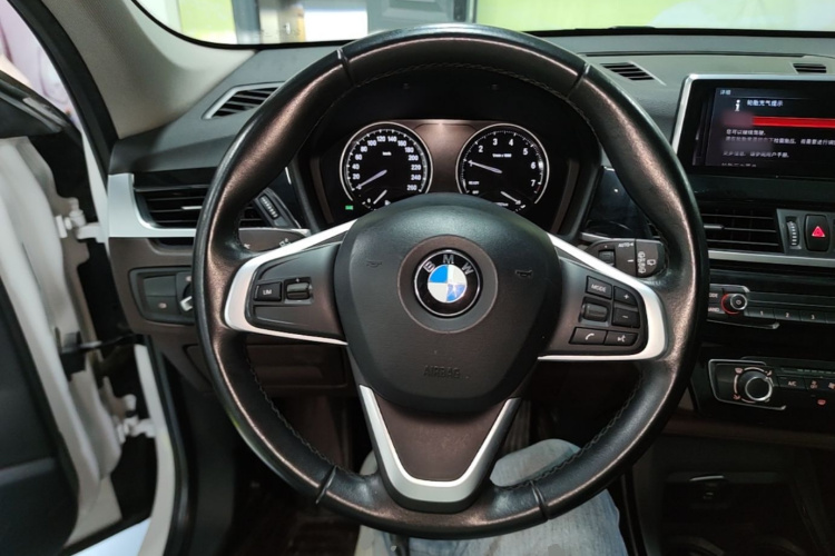 BMW X1 2020 car image #11