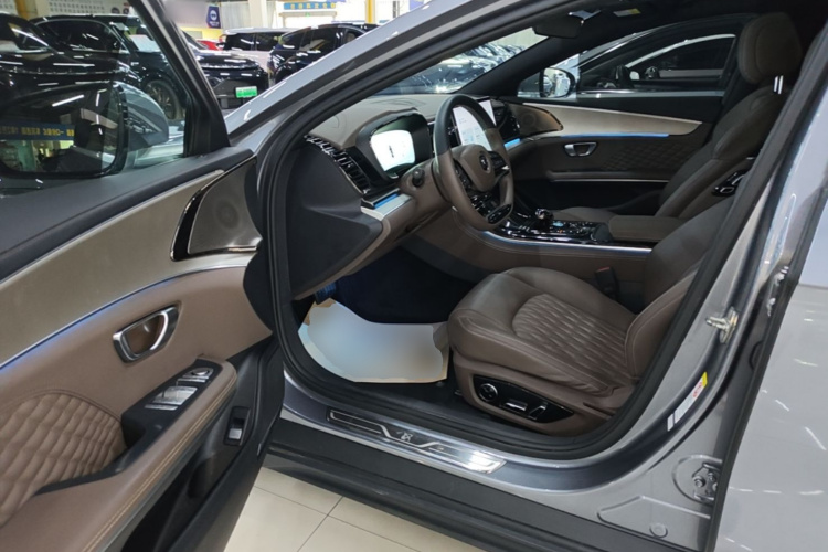 BYD Han 2023 car image #12