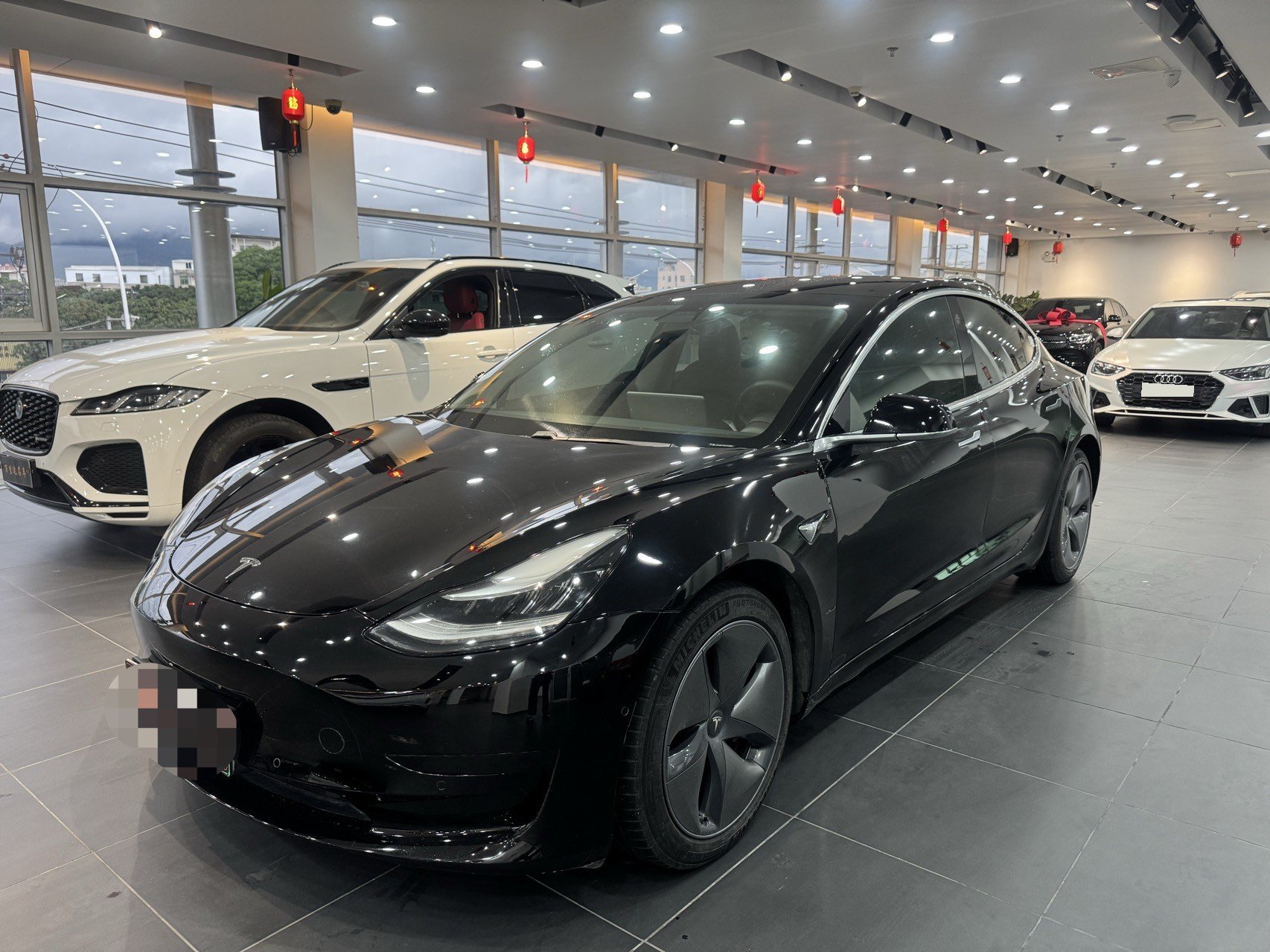 Tesla Model 3 2020 car image 