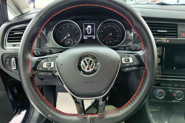 Volkswagen Golf 2019 #11 Volkswagen Golf 2019 car image #11