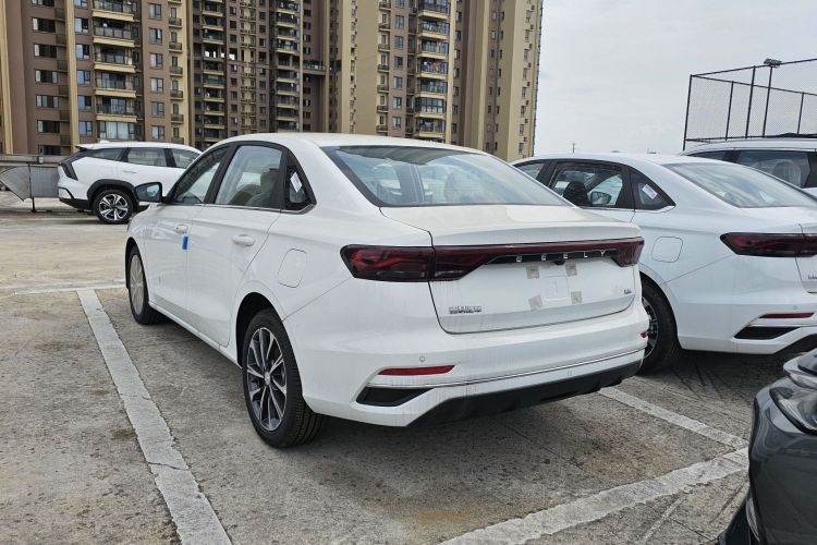 GEELY Emgrand 2025 car image #5