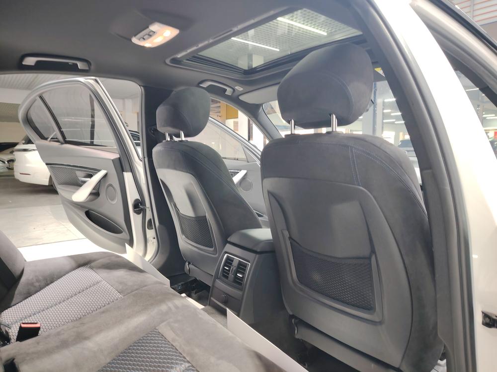 BMW 3 Series 2017 #8 BMW 3 Series 2017 car image #8