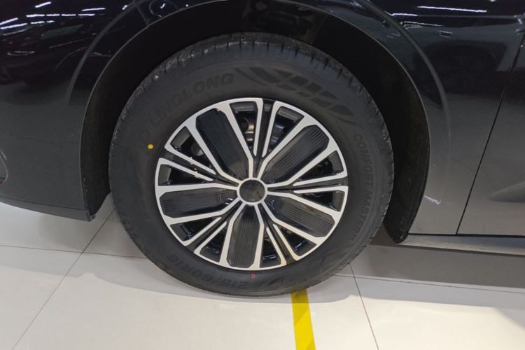 GEELY Emgrand 2026 #9 GEELY Emgrand 2026 imagem de carro #9
