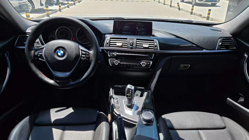BMW 3 Series 2018 car image #5