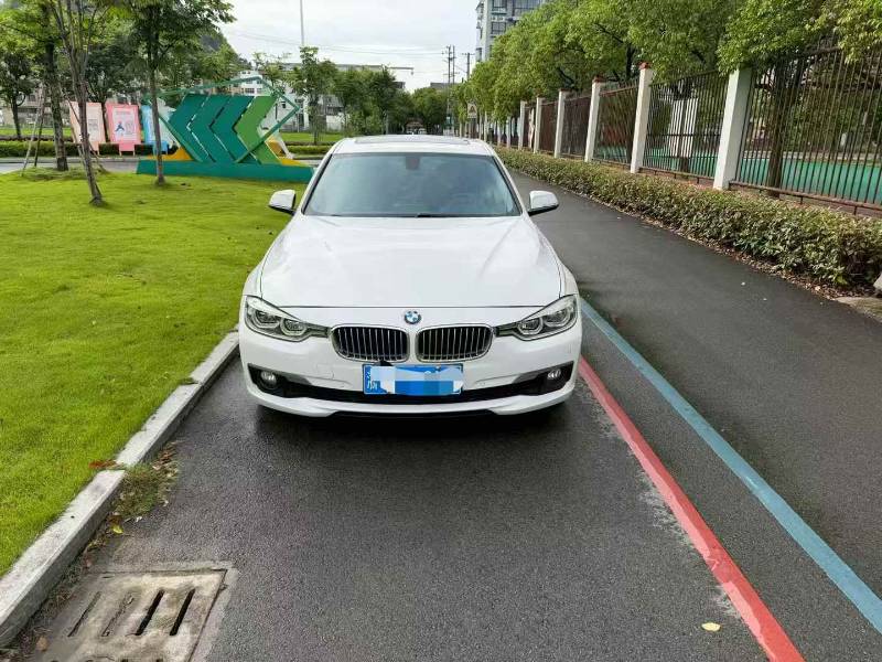 BMW 3 Series 2018 car image #2
