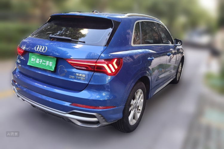 Audi Q3 2019 car image #7