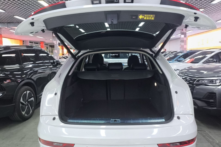 Audi Q3 2017 #19 Audi Q3 2017 car image #19