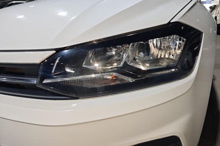 Volkswagen Polo 2020 car image #23