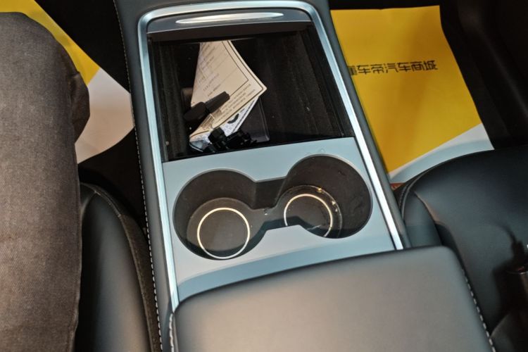 Tesla Model Y 2024 car image #14