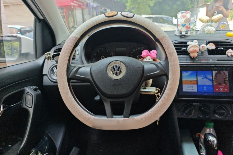 Volkswagen Polo 2019 car image #11