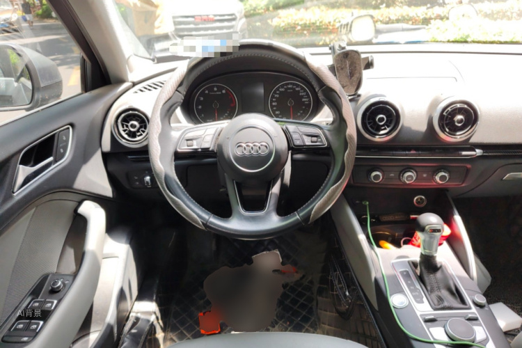 Audi A3 2018 car image #12